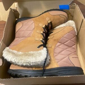 Columbia Ice Maiden II woman’s waterproof  snow boots size 9